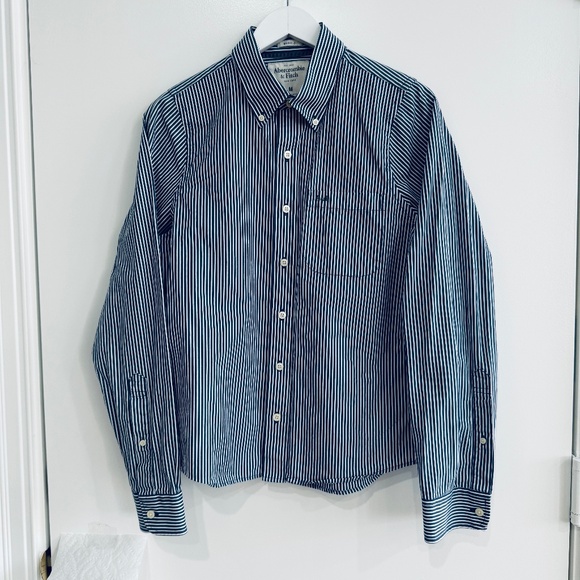 Abercrombie & Fitch Button Down Shirt Blue White Stripe Men's Medium Muscle EUC - Picture 2 of 11